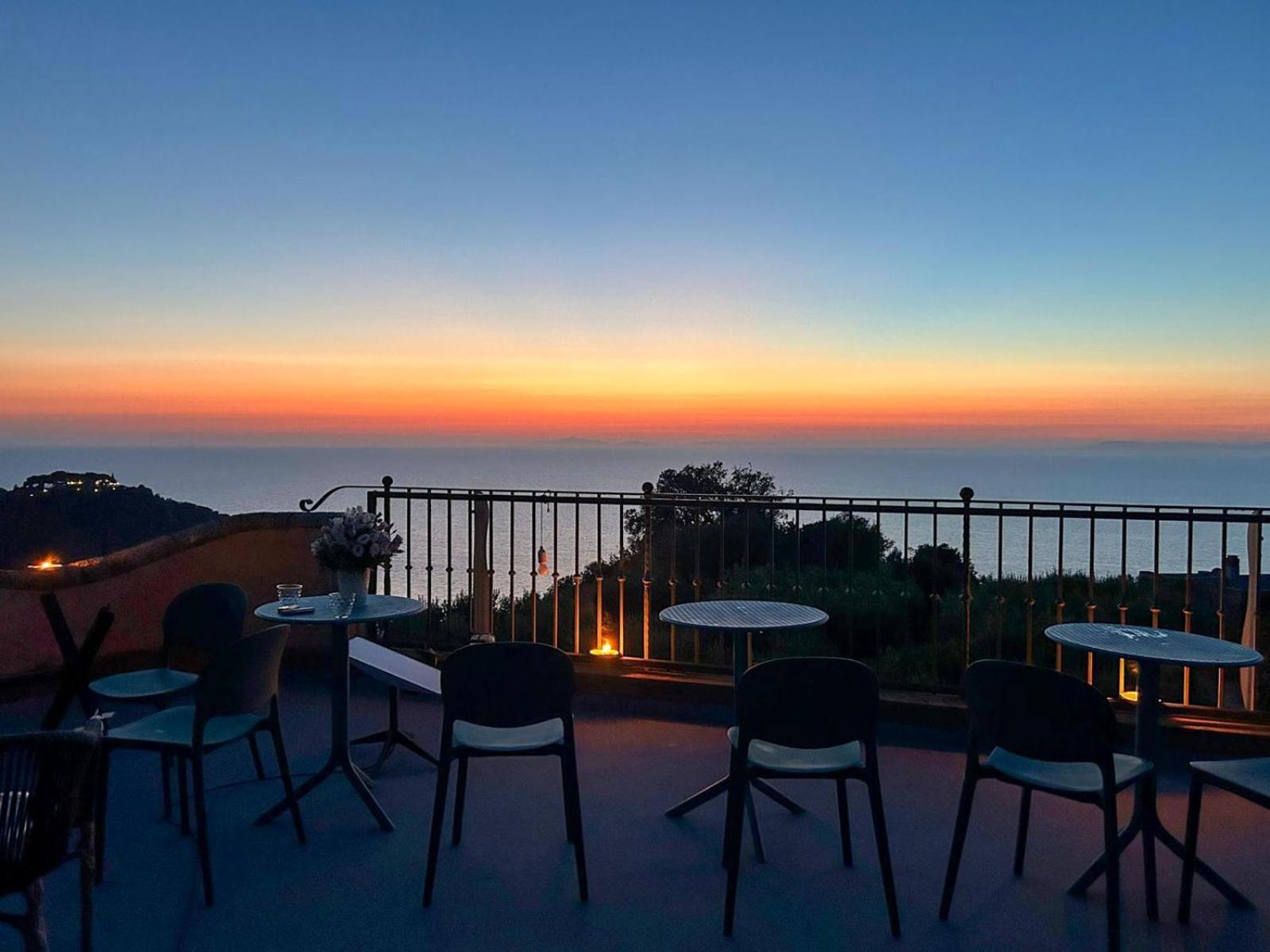 Villa Velta Sea Sunset Porto Santo Stefano  Buitenkant foto