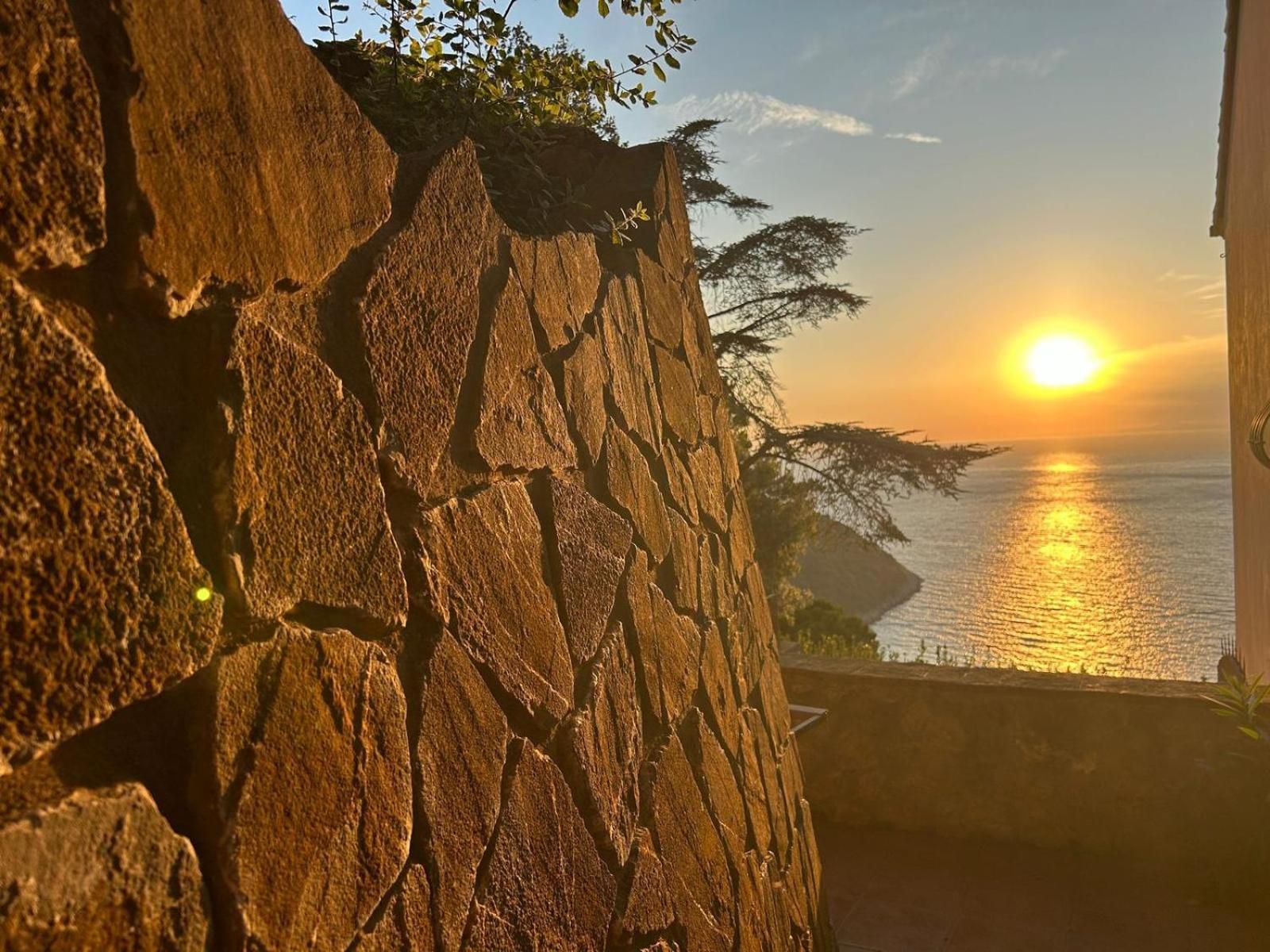 Villa Velta Sea Sunset Porto Santo Stefano  Buitenkant foto