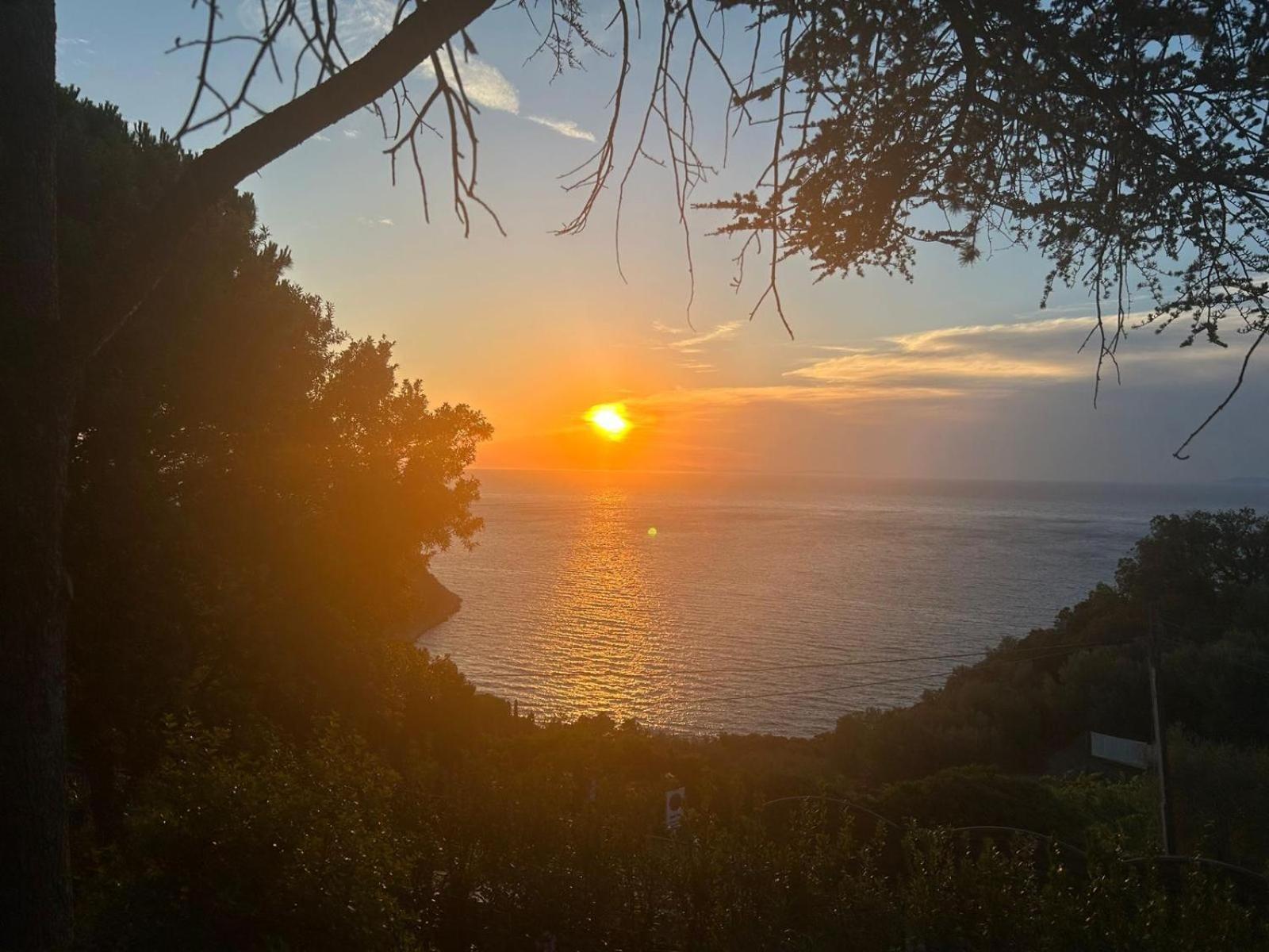 Villa Velta Sea Sunset Porto Santo Stefano  Buitenkant foto